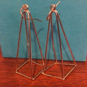 Cute gold tone fashion earrings.